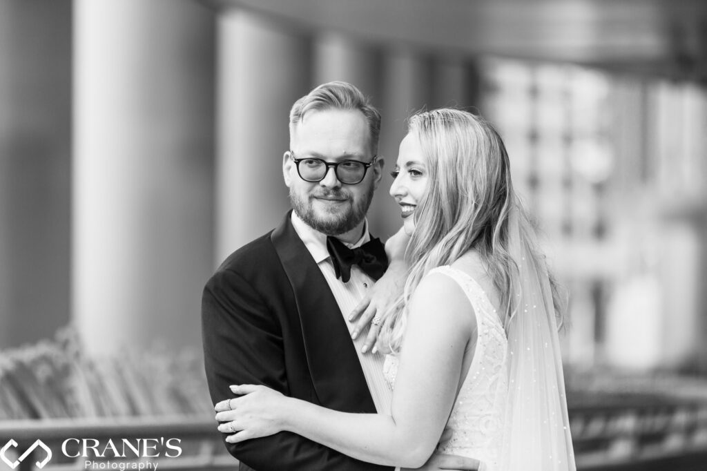 Trump Tower in Chicago offer great backdrops for Stylish wedding photos.