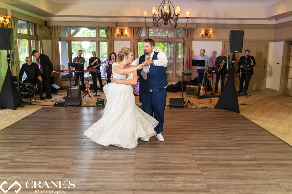 Coordinated first dance on a wedding day at Bloomingdale Golf Club.